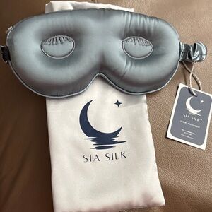 NWT SIA Silk Gray Sleep Mask